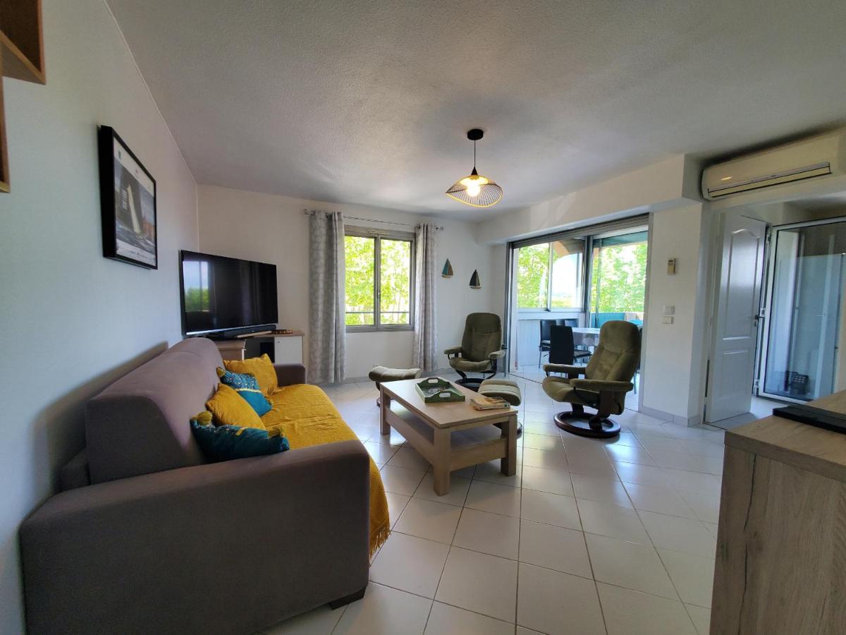 Appartement Port 3 Pieces Climatise 80m2 Proche De Fréjus